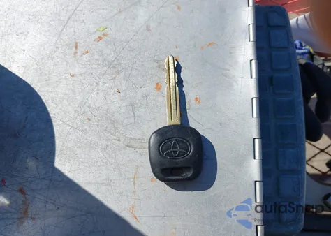 2010 Toyota Yaris z USA, uszkodzony, nr VIN JTDKT4K31A5296746